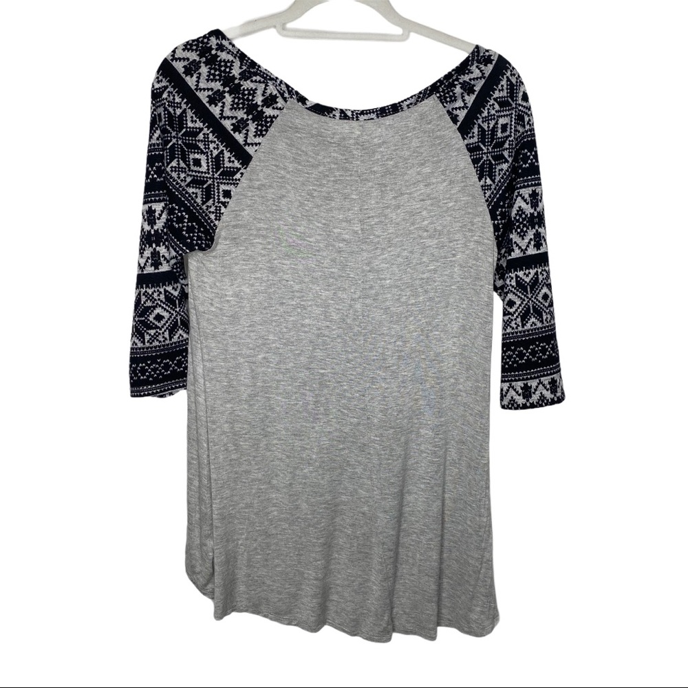 Threads Studio Christmas Snowflake Baseball Tee - Picture 5 of 5
